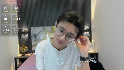 santiago_russo18 online show from November 17, 2:03 am