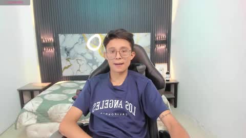 santiago_russo18 online show from February 23, 9:06 pm