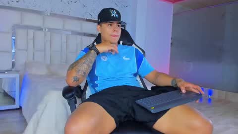 Santi Reyes online show from November 23, 11:25 pm