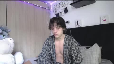 Santii online show from April 23, 1:46 pm