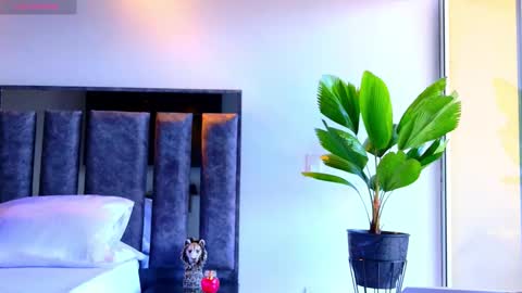 Santiago Seans online show from February 28, 4:22 pm