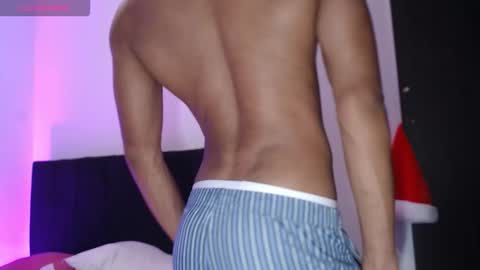 santi online show from December 14, 6:08 am