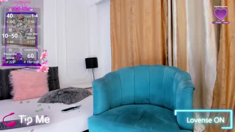 Santiago Carrington online show from February 8, 8:21 pm