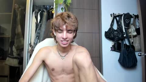 kitty online show from February 4, 4:37 am