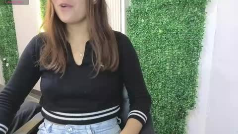 Sara online show from April 22, 2:24 pm