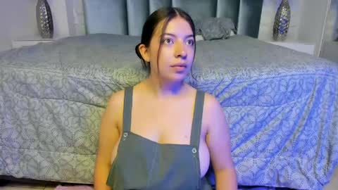 Sara  online show from May 28, 12:14 pm