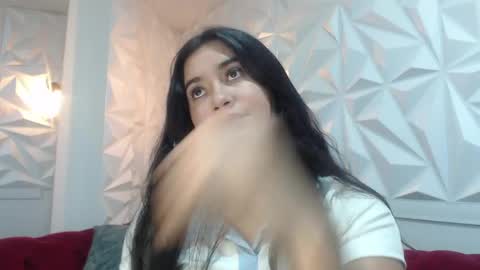 Sara online show from May 26, 1:06 pm
