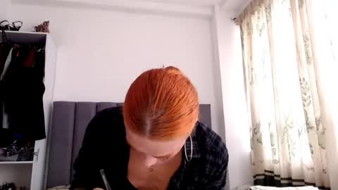 sara_johnson__ online show from June 7, 6:35 pm