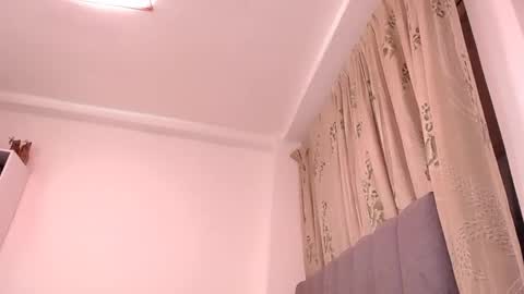 sara_johnson__ online show from April 17, 1:52 am