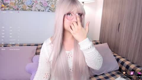 Sara  new account  give me thomb up  Follow me   help me reach 15k followers again   online show from December 5, 11:02 pm