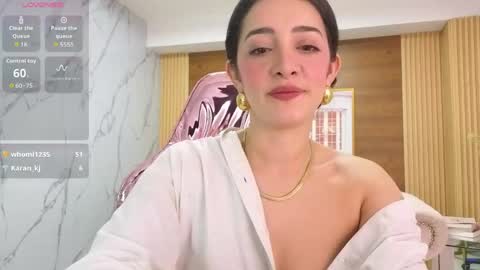 Sara  online show from May 26, 2:12 pm