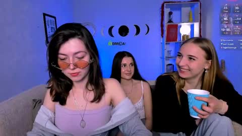 Sara online show from May 2, 7:08 pm