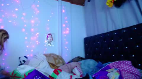 Sara Parker online show from July 18, 2:35 am