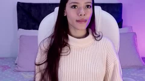 Snapshot of sara_sharma chatting on October 4, 2:26 pm sara online show from October 4, 2:26 pm