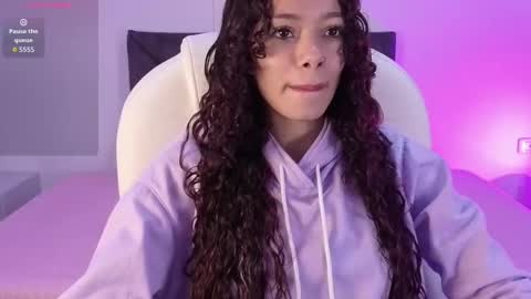 Snapshot of sara_sharma chatting on September 9, 1:33 pm sara online show from September 9, 1:33 pm