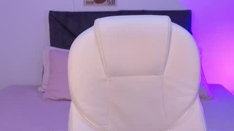 Snapshot of sara_sharma chatting on October 1, 1:21 pm sara online show from October 1, 1:21 pm