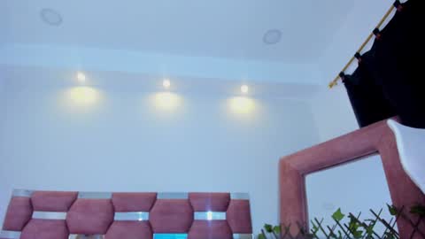 sara_sm1th_ online show from August 2, 2:30 pm