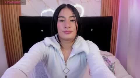Sara  online show from May 19, 6:04 pm