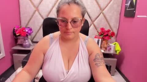 sara_thonson_ online show from December 1, 1:42 pm