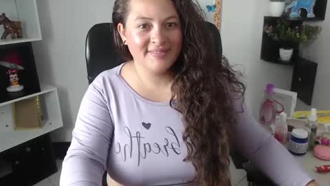 sara_thonson_ online show from February 4, 6:04 am