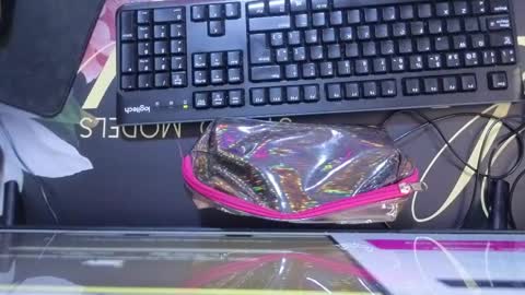 sara_valderrama_ online show from June 5, 12:43 pm