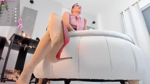 Saraa Gomez online show from February 10, 4:43 pm