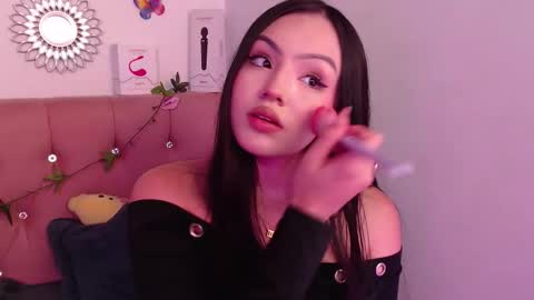 Snapshot of saraa_swett chatting on October 2, 4:17 pm online show from October 2, 4:17 pm