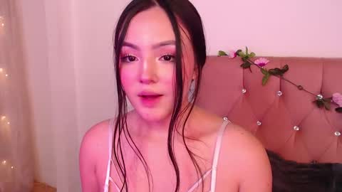 Snapshot of saraa_swett chatting on March 1, 5:27 pm online show from March 1, 5:27 pm