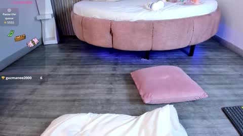 Sara Cooper online show from November 3, 4:02 am