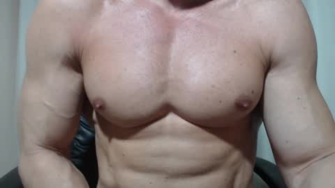 saradorj92 online show from April 2, 3:14 am