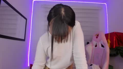 Sarah Ramirez online show from December 14, 3:46 am