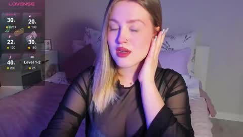Snapshot of sarah_soul chatting on October 25, 12:44 am Sarah online show from October 25, 12:44 am