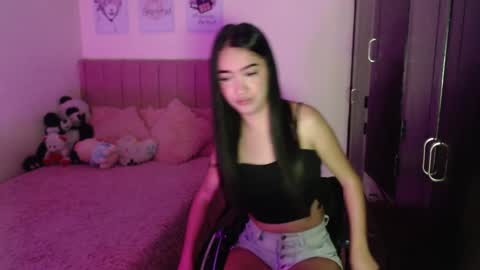 Snapshot of sarah_stone15 chatting on February 1, 7:34 pm Sarah online show from February 1, 7:34 pm