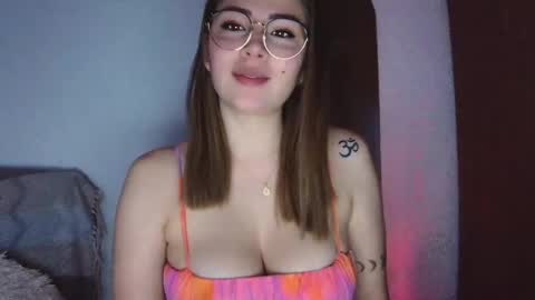 sarah_tailorr online show from April 7, 10:01 pm