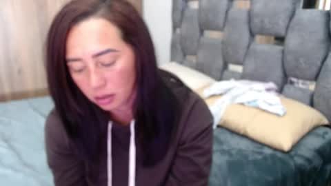 Snapshot of sarahott_1 chatting on March 3, 7:49 pm Lia online show from March 3, 7:49 pm