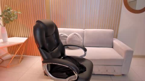 Sarah Rhodes online show from February 19, 12:59 pm