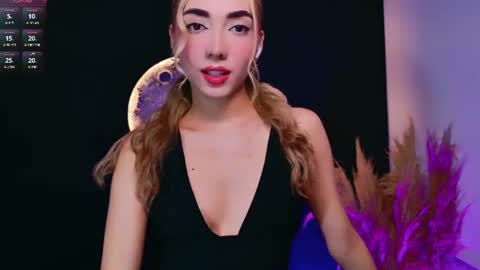Sara jones   online show from June 13, 12:43 am