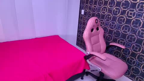 Sara  online show from March 5, 12:00 pm