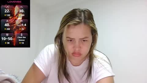 Snapshot of saramartinez100 chatting on February 25, 11:43 am sara martinez online show from February 25, 11:43 am