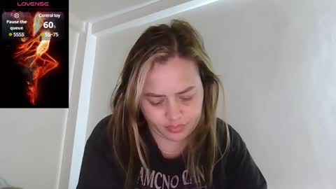 Snapshot of saramartinez100 chatting on February 19, 7:37 pm sara martinez online show from February 19, 7:37 pm