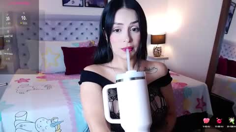 Snapshot of saramia69 chatting on December 6, 5:49 pm   Sara  online show from December 6, 5:49 pm