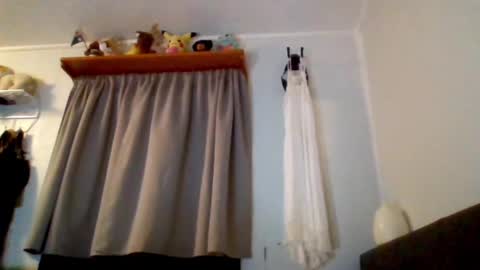 sarapatches online show from October 9, 8:09 am