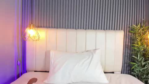 Sara   online show from February 18, 8:52 pm