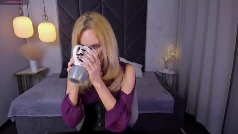 Sara online show from September 13, 1:35 pm