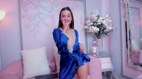 Sara  online show from December 15, 7:10 pm