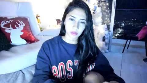 saratukkerr online show from December 22, 9:22 am