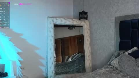 Sara W online show from February 3, 9:39 pm