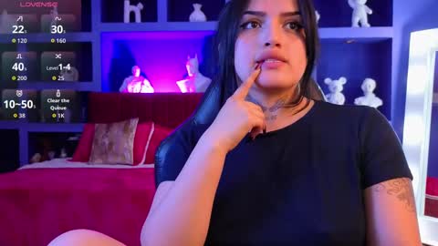 Sari  online show from September 16, 10:35 pm