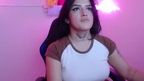 Sari  online show from October 2, 9:35 pm