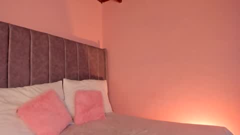 Sara Garcia online show from February 22, 5:22 am